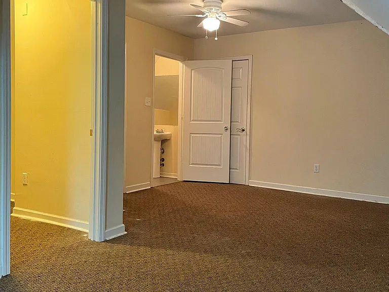 2103 Linden Ave #E — Photo 6