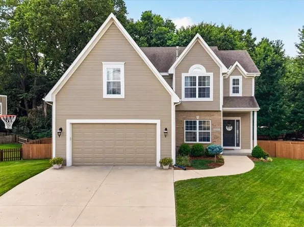 4017 SW Evergreen Ln, Lees Summit, MO 64082