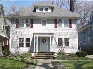 12751 Cedar Rd, Cleveland Heights, OH 44106