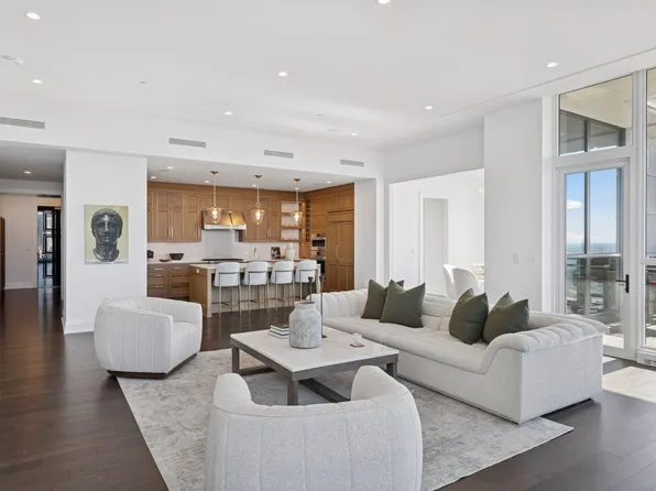 1111 W River Pkwy #31B, Minneapolis, MN 55415