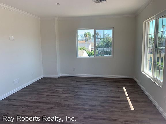 2nd image of 1042 W Almond Ave