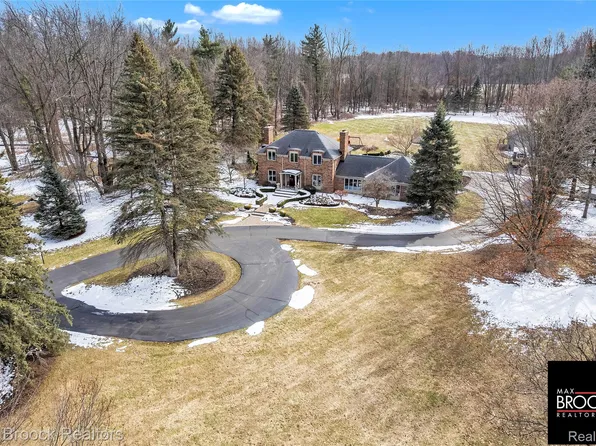 28351 W Forteen Mile Rd, Farmington Hills, MI 48334