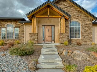 326 Reddington Dr, Redding, CA 96003