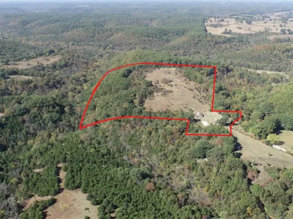 2735 Fairview Rd, Sparta, MO 65753