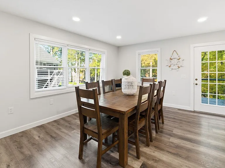 376 Peachtree Dr — Photo 11