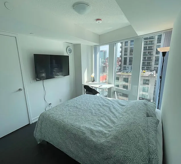 60 Shuter St #905A — Photo 2