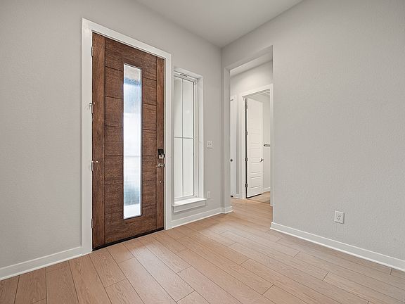 1512 Neumanns Point Comal Foyer