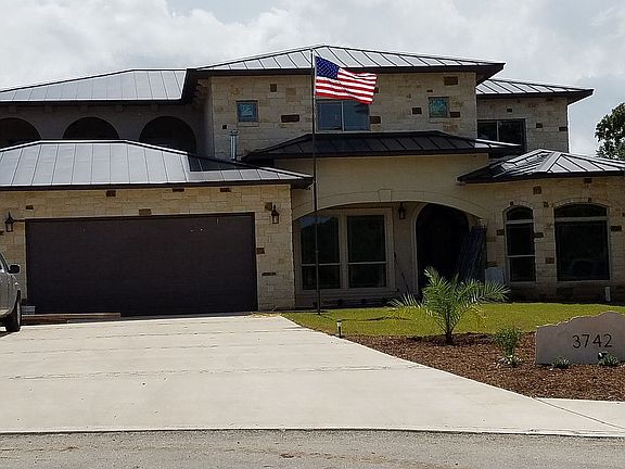 2nd image of 3742 Las Casitas