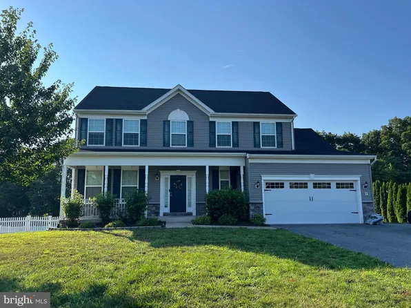 97 Portsmouth Ct, Falling Waters, WV 25419