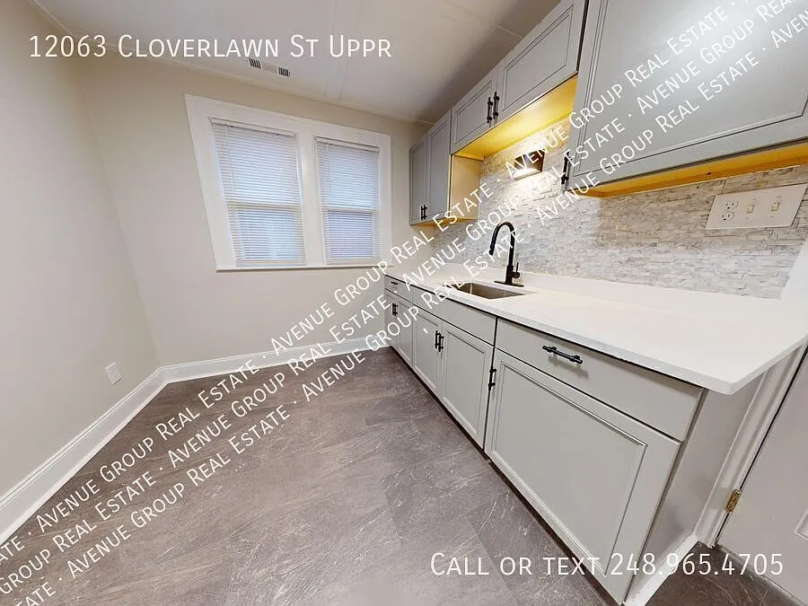 Updated 2-Bedroom, 1-Bath Upper Unit Apartment In Detroit 2nd Month Rent Half Off Offer Valid Unt... — Photo 3