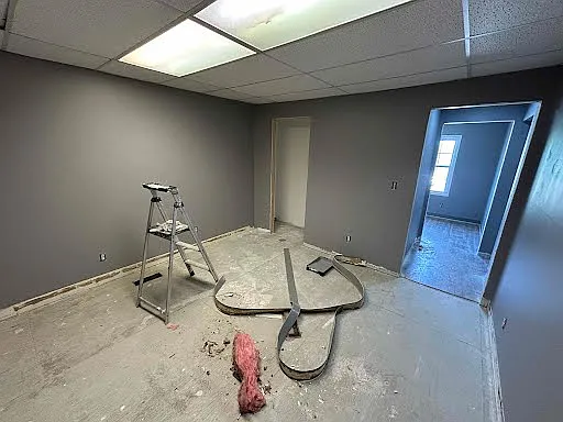 3685 Robert C Byrd Driveover Garage Office — Photo 12
