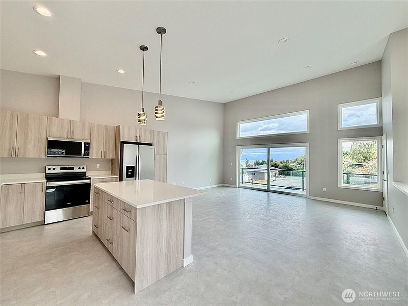 3rd image of 3804 Q Avenue
