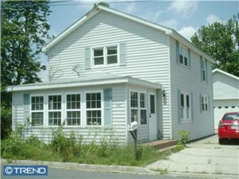 2nd image of 140 Sanford Rd