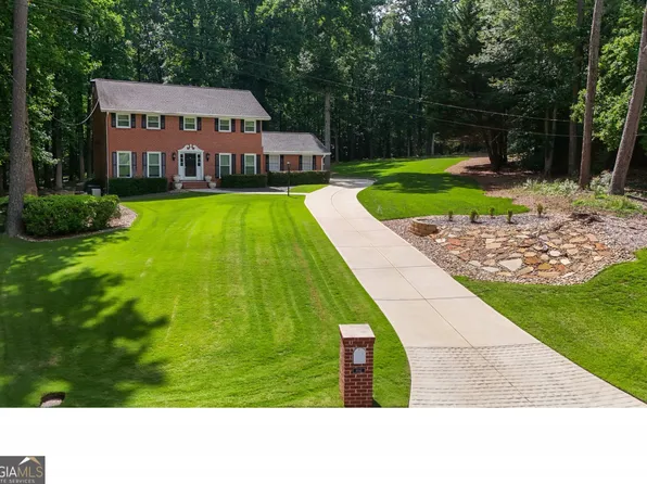 6041 Antebellum Dr, Stone Mountain, GA 30087