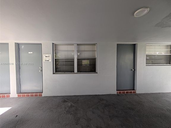 3rd image of 900 Tallwood Ave APT 305