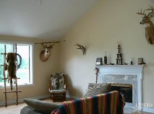 6510 Schlatter Rd, Leo, IN 46765