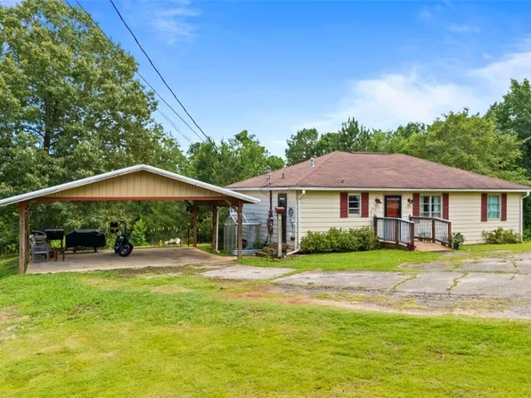 1066 Brown Cir, Valley, AL 36854