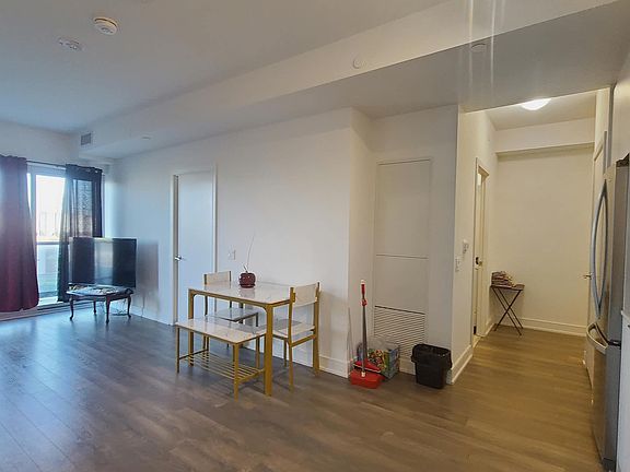 2nd image of 1350 Ellesmere Rd #323