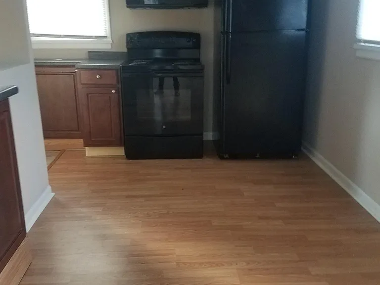2322 Englewood Ct — Photo 4
