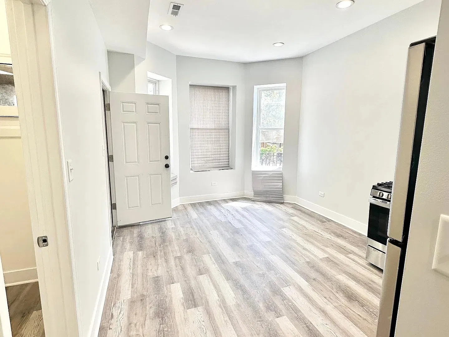 2 bed, 950 sqft, $1,595 — Photo 4