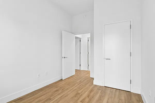 Rented by Greystar | media 6