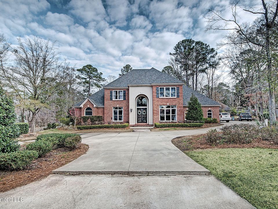 1st image of 340 Sherborne Pl