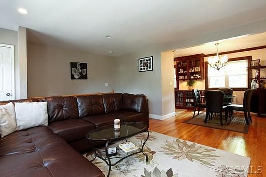 3rd image of 35 Broadway 2 B #2