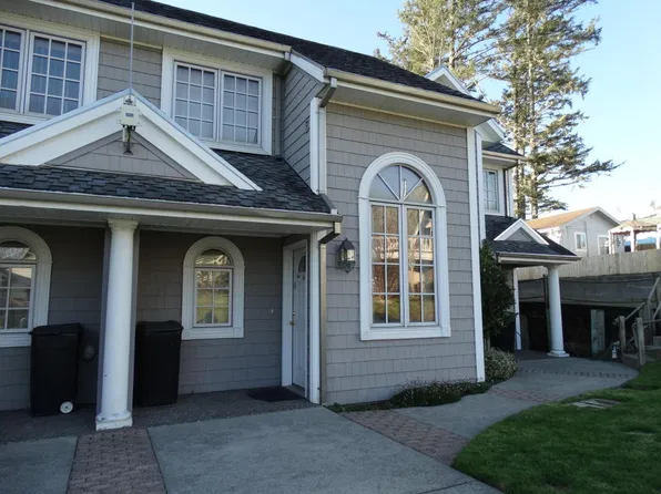 1060 1st St, Tillamook, OR 97141
