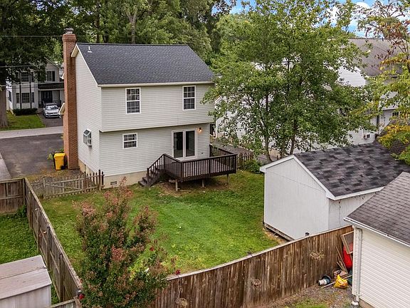 2nd image of 1193 Oak Ave