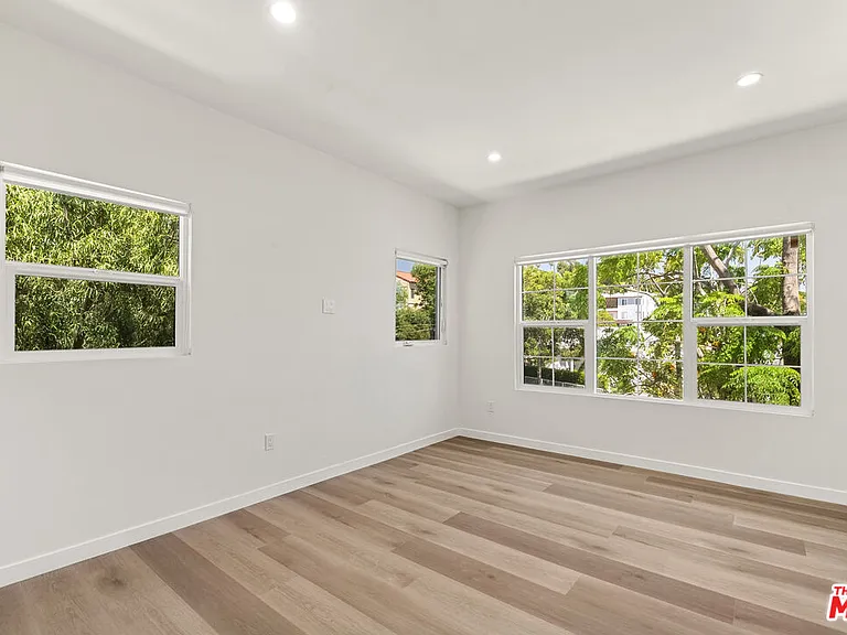 1305 Lucile Ave #3 — Photo 11