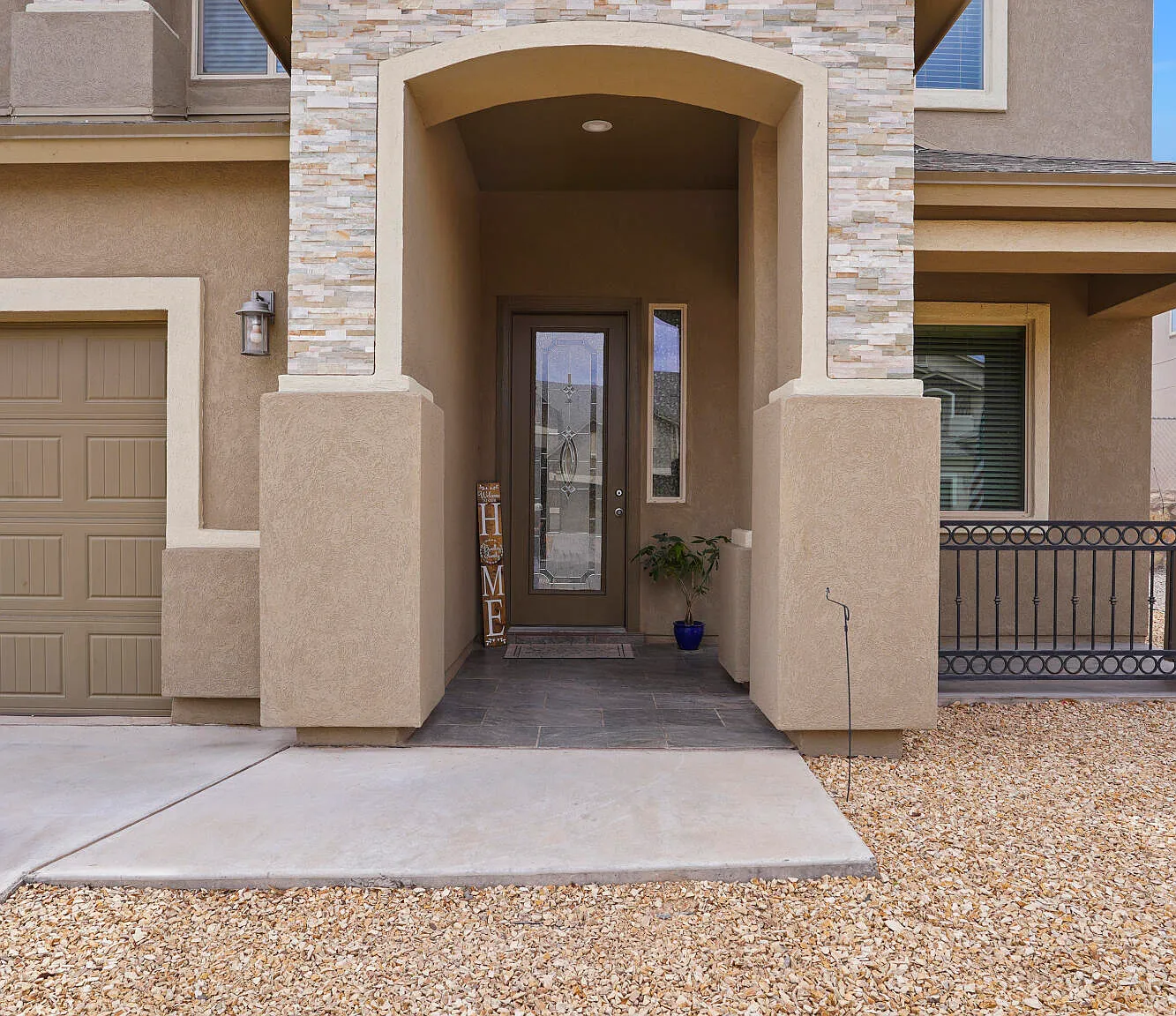 4 bed, 2.5 bath, 3381 sqft, $2,400 — Photo 2