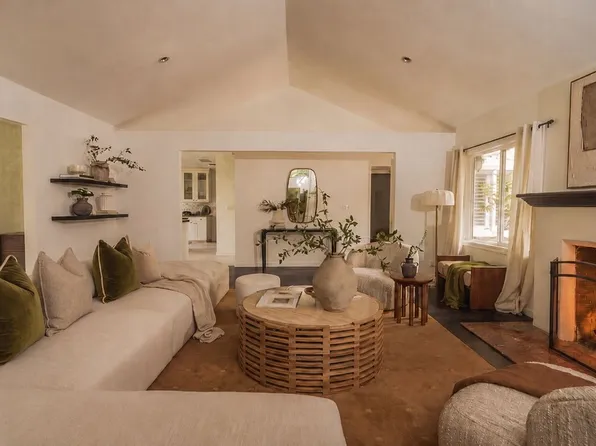 9146 Saint Ives Dr, Los Angeles, CA 90069