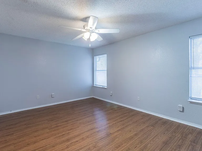 6433 Riverwater Trl — Photo 7