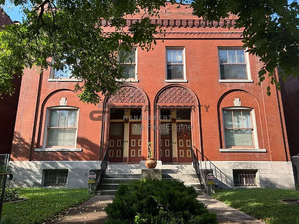 2304 Russell Blvd #1E
