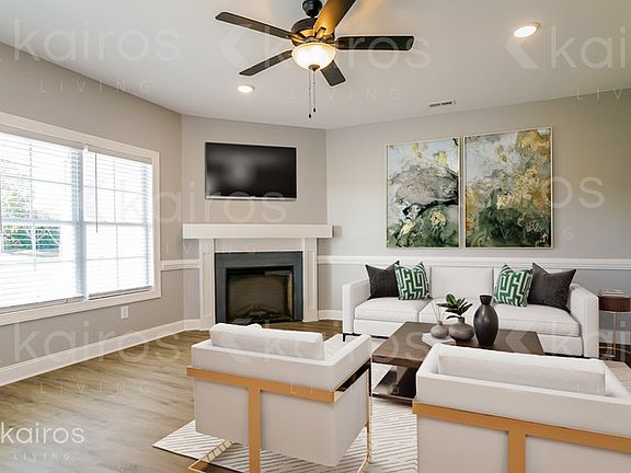 3rd image of 3704 Oak Leaf Way #D