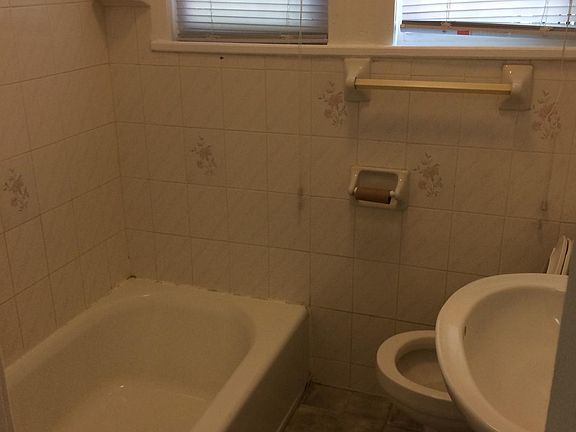 2nd image of 9519 133rd St