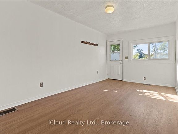 4th image of 29 Biggar Ave