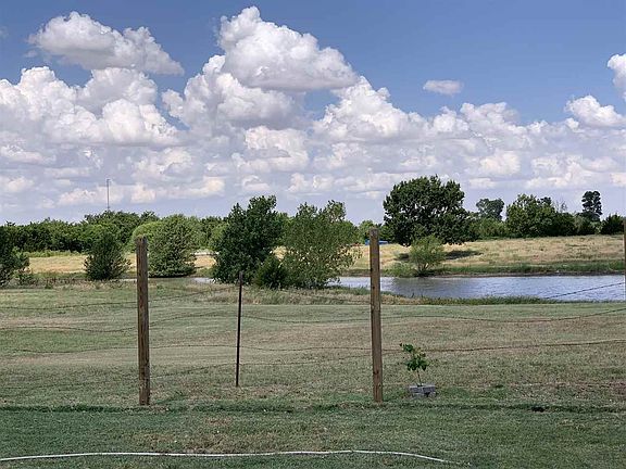 3rd image of 3728 Plantation Dr