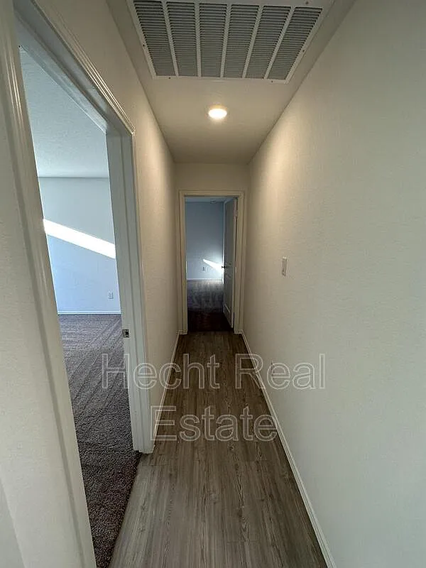 4 bed, 2.0 bath, 1627 sqft, $1,700 — Photo 4
