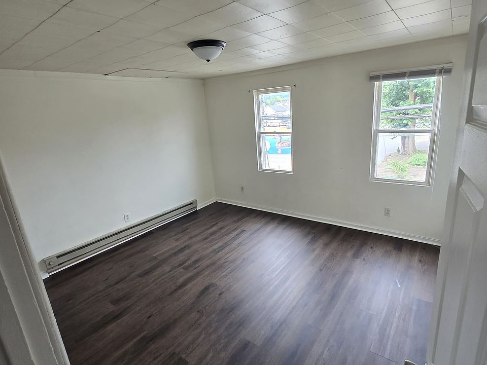2nd image of 27 S Stewart St