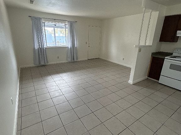 2nd image of 47 W 20th St #47