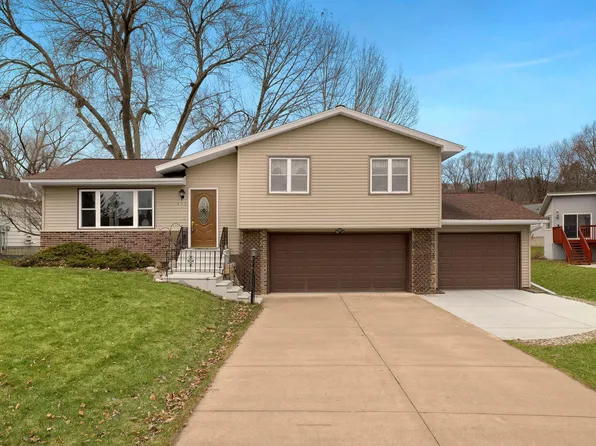 417 Park St, La Crescent, MN 55947