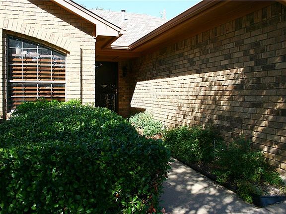 5th image of 708 Park Hill Dr