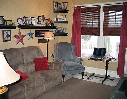 2nd Bedroom (den)