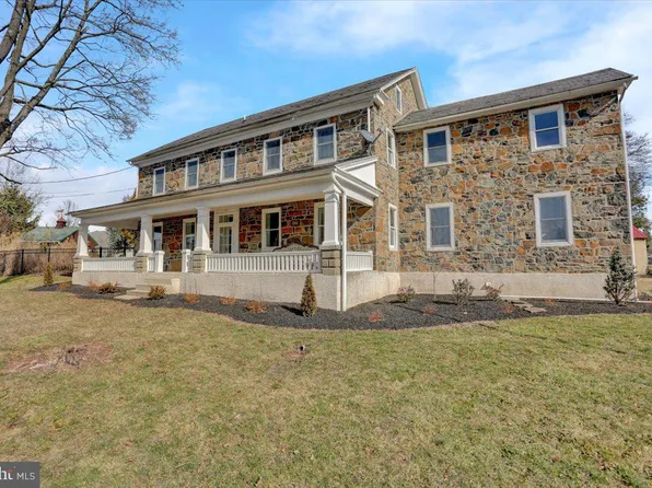 2867 Homestead Ct, Gilbertsville, PA 19525