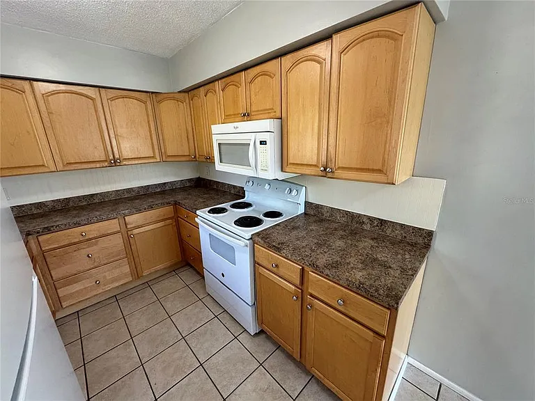 460 Mount Vernon Ct — Photo 5