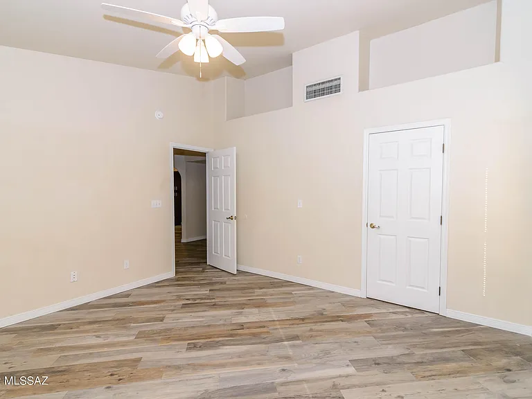 9940 E Covington St — Photo 17