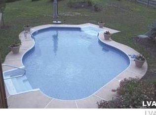 1342 Wood Ln, Breinigsville, PA 18031