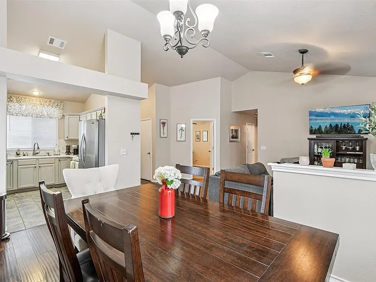3308 Ross Cv — Photo 16
