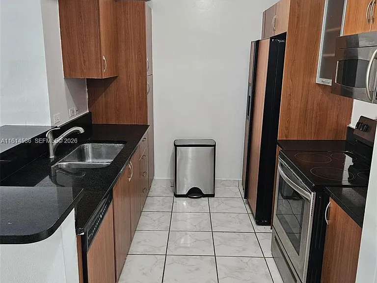 2775 Ne St #187 — Photo 29